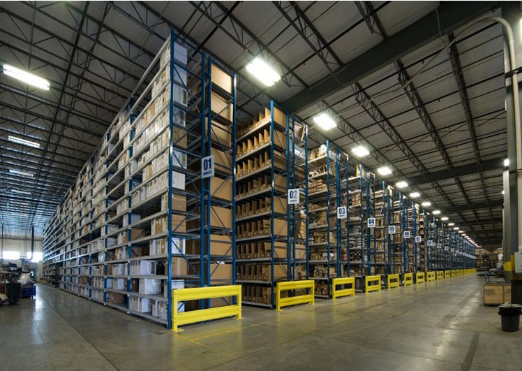 窄巷道货架有限元分析